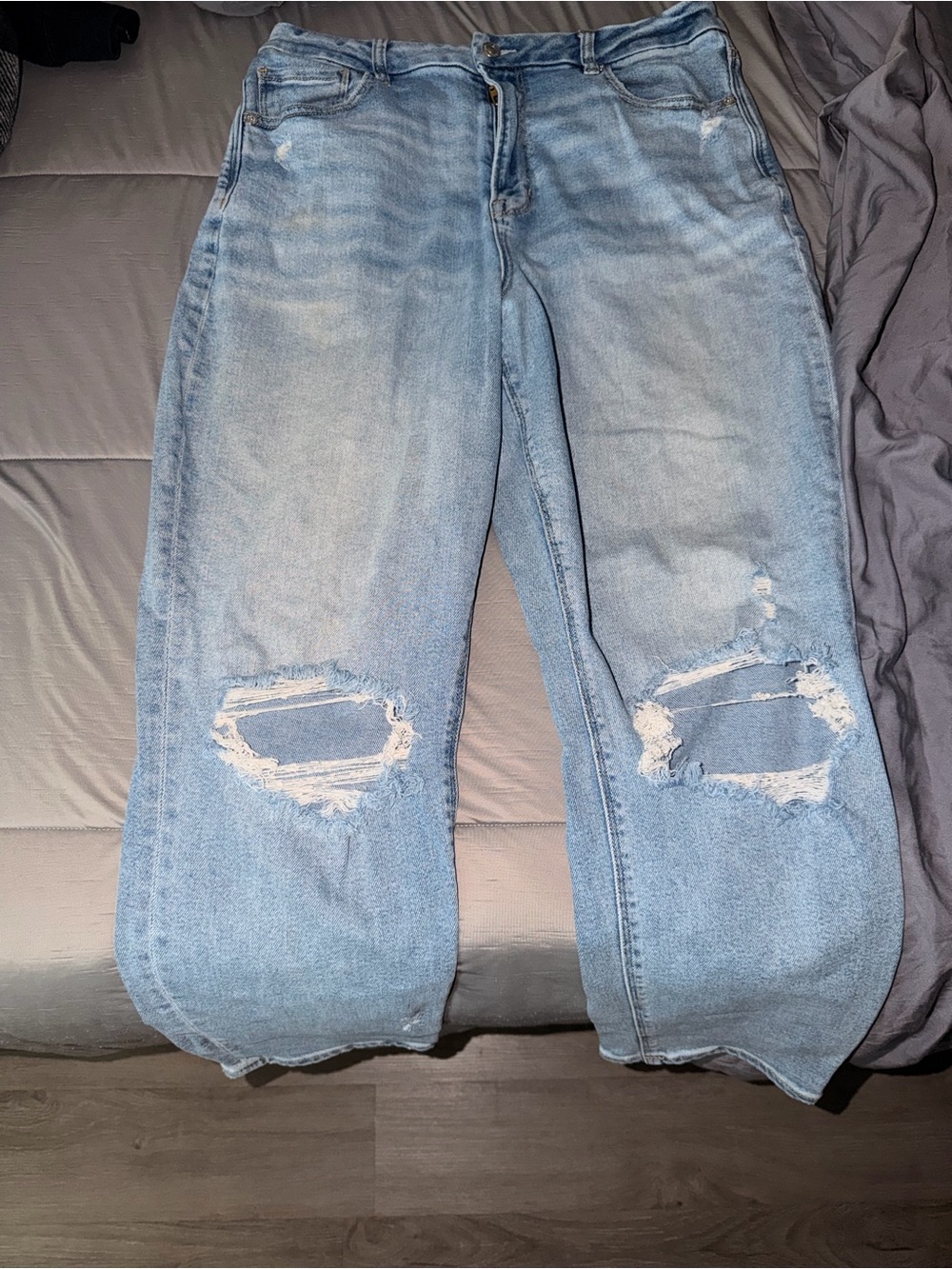 American eagle mom jeans